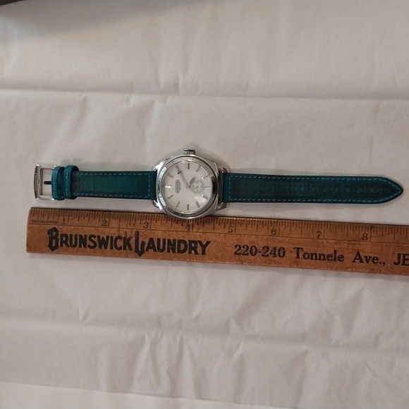 Coach watch MSRP $398, original box & manual - Picture 1 of 9